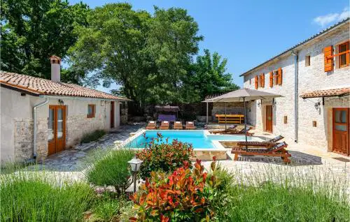 Holiday Home Rezanci 05