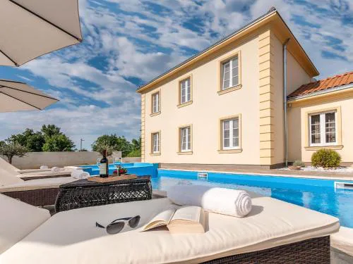 Holiday Home Jakov by Interhome