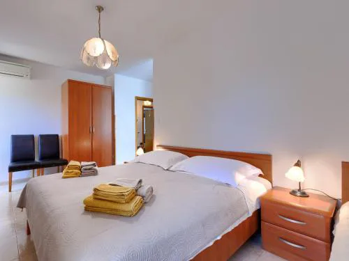 Apartment Alba-2 by Interhome