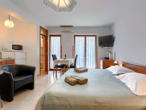 Apartment Alba-3 by Interhome