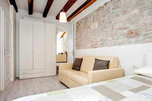 Apartment CA’ 1620 - Rosa selvatica