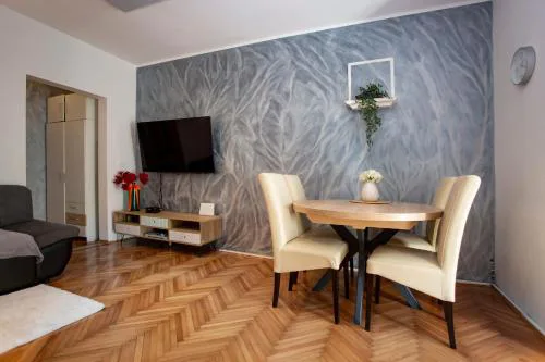 Apartment Edera, near the town in a quiet location