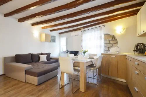 Apartment Eleni