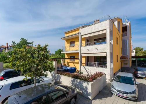 Apartment Goran