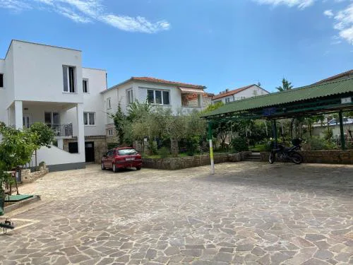 Apartments and rooms with parking space Rovinj - 23148
