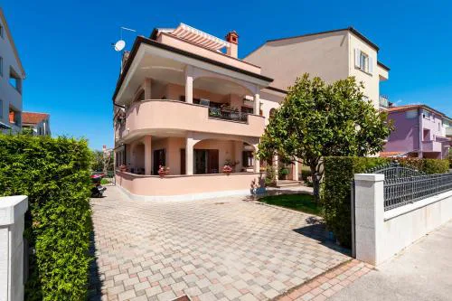 Apartments LEA