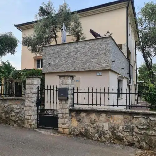 Apartments Ena