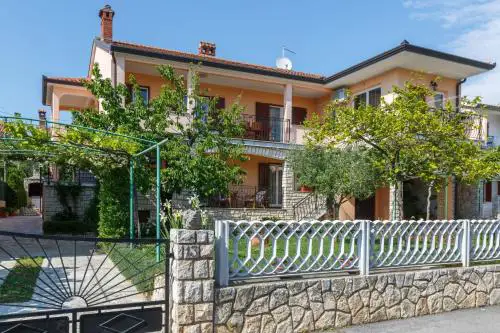 Apartments with parking spaces Rovinj - 14153