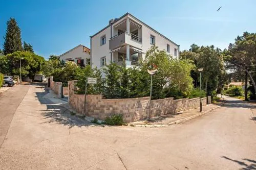 Apartments with parking spaces Rovinj - 24440