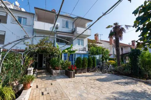 Apartments with WiFi Rovinj - 9701