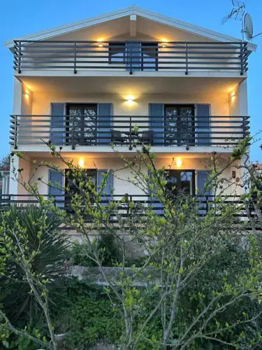 Beach House Gacina