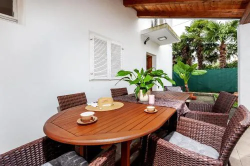 Beschauliches Studio-Apartment mit mediterranem Garten - 10 Minuten zum Strand