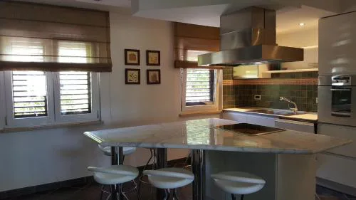 Colonial apartment close to Lone beach
