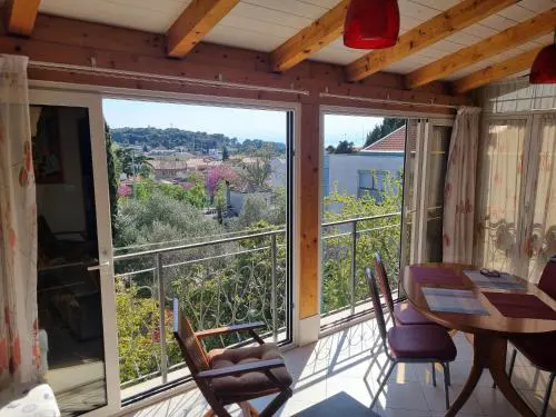 Greenview Apartment with Parking