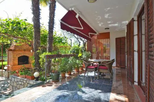 Ground floor retreat with bbq