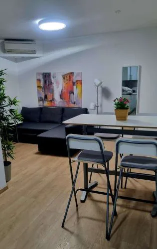 LEOMI Apartment