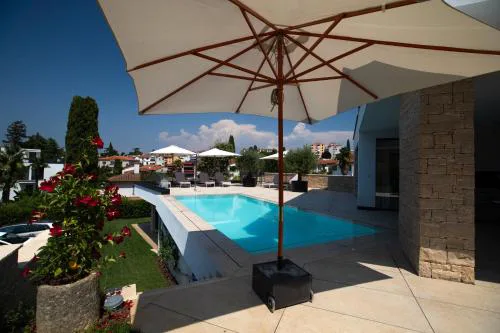 Luxury Villa Albion