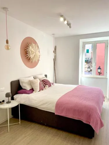 Modern & spacious Old Town apartment