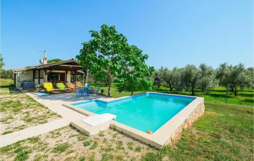 Nice Home In Rovinj With Wifi