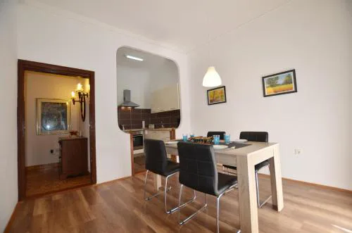 Old Town Yulia Apartments