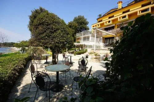 Rooms in Rovinj with sea view, balcony, air conditioning, WiFi 81-1