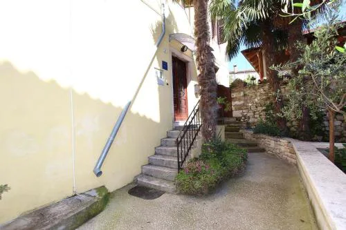 Traumhaftes Studio-Apartment nur 400 Meter zum Strand inmitten der Altstadt von Rovinj