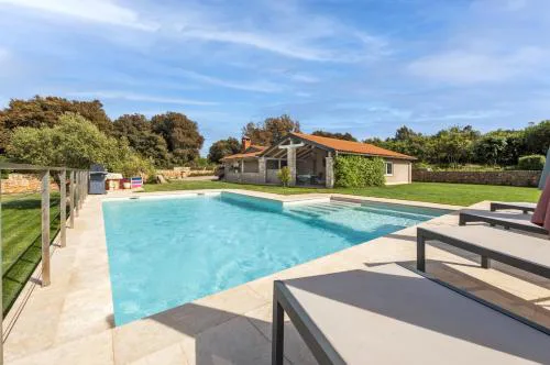 Villa Dioniz