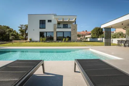 Villa M