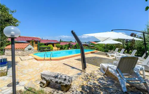 Lovely Apartment In Rovinjsko Selo