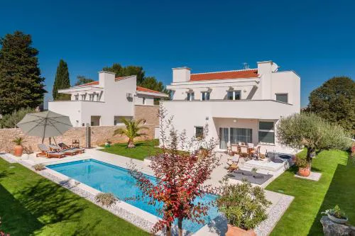 Villa Bella- White