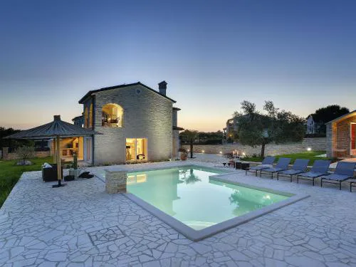 Villa in Rovinj with Pool and Sauna