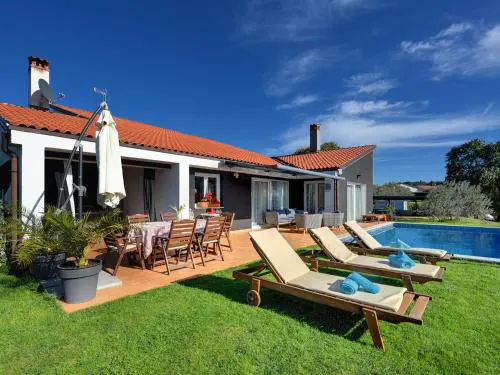 Villa in Rovinj with Pool & Bubble Bath