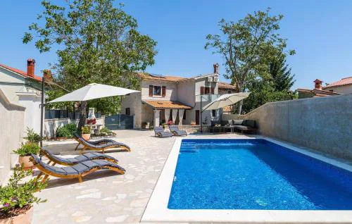 Gorgeous Home In Sajini