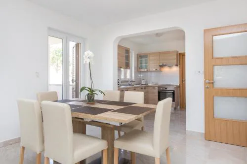 Apartment Damir for 8 Labin-Rabac