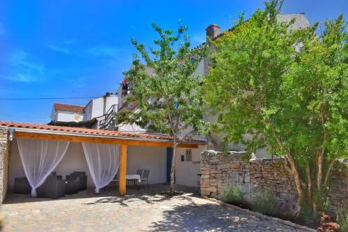 Casa Nini Mer - cozy house with sauna and indoor jacuzzi