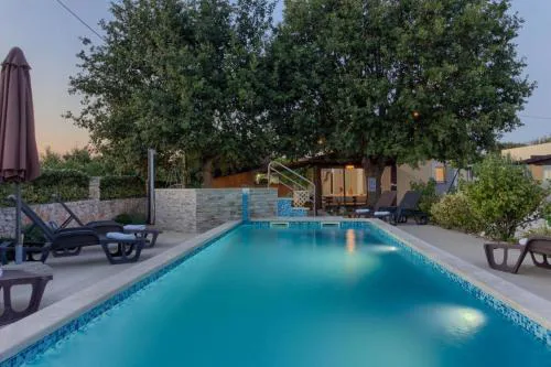 Ferienhaus mit Privatpool für 12 Personen ca 150 qm in Šišan, Istrien Südküste von Istrien
