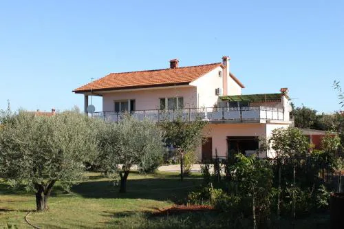 Apartments with parking space Valbandon, Fazana - 7215