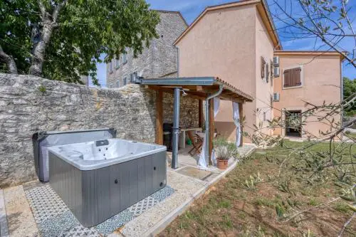 Holiday House Vili