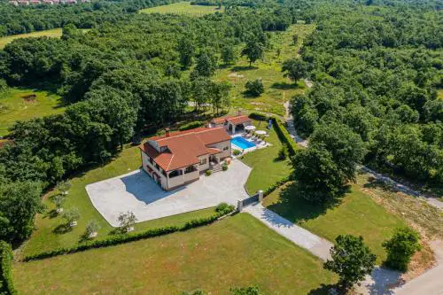 Villa Božac in Cukrići - Haus für 6 Personen