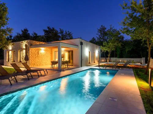Villa Green Frame Garden East by Interhome