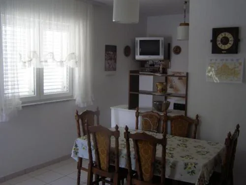 Apartments Roviš
