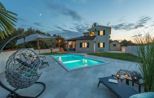 BIG Promotion, Villa Serenitas