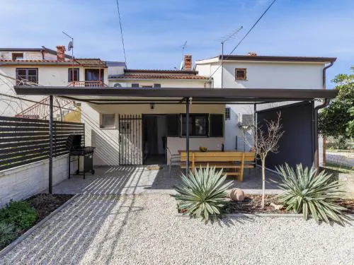 Holiday Home Mika by Interhome
