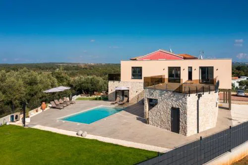 Villa Ava