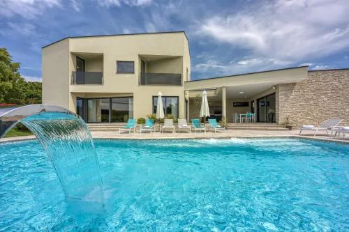 Contemporary Villa Nada with Pool and Sauna