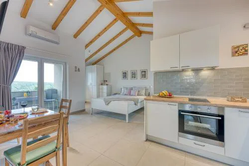 LAVANDA - Cozy Apartment with Heating