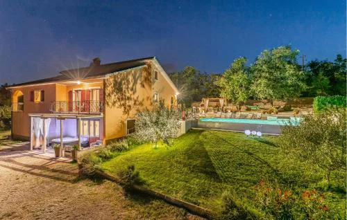Lovely Home In Tinjan