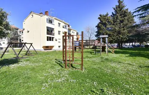 Apartments with WiFi Umag - 24206