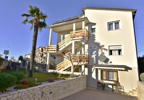 Appartement in Umag mit Gepflegtem Garten