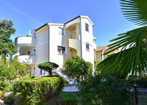 Große Wohnung In Umag Mit Großer Terrasse
